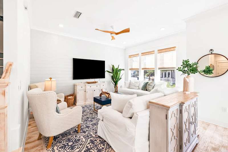 Open concept first floor living room. Smart TV to watch movies at night!