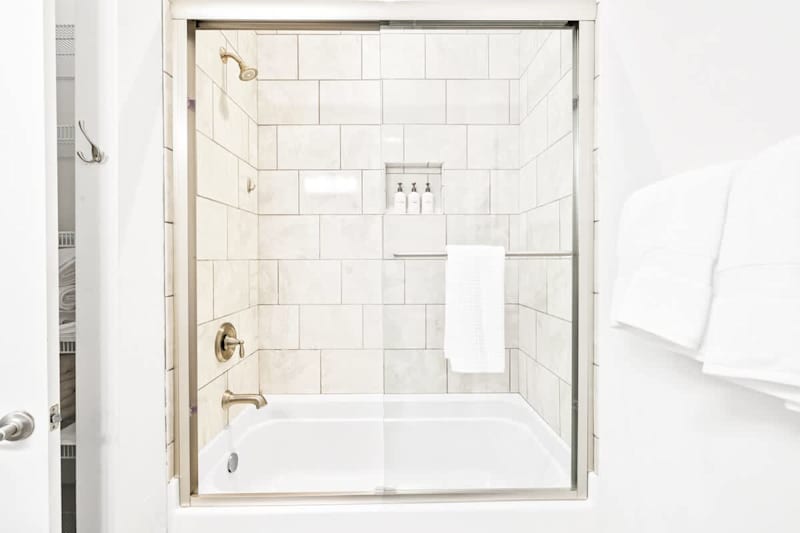 Second floor full bathroom.