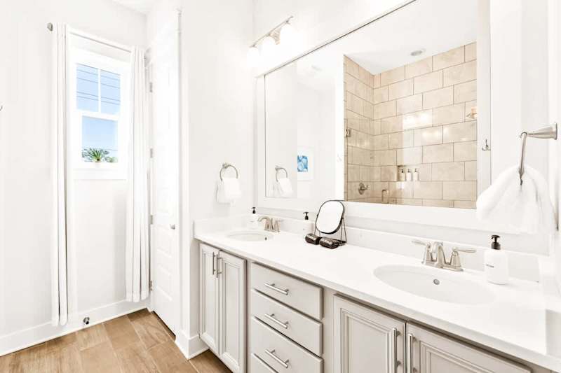 Primary bedroom ensuite.