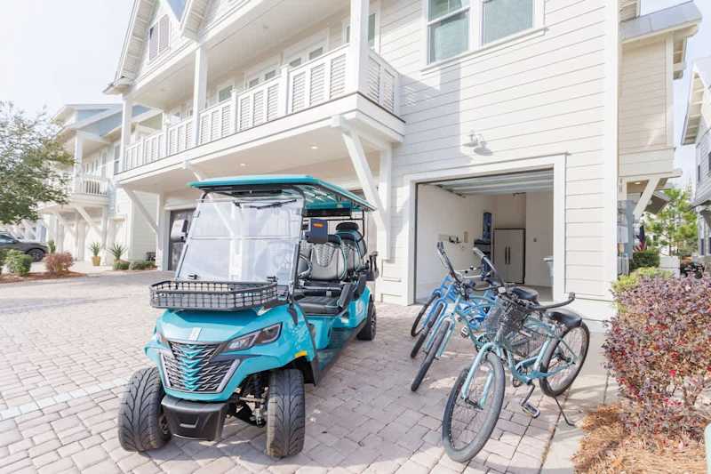 Home comes with a complimentary 6-seater golf cart and 4 adult bikes!