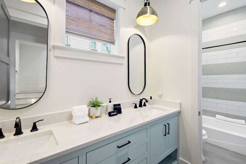 Bunk room ensuite.