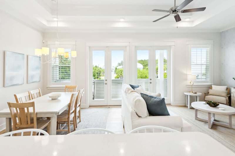Large island with seating for 4.