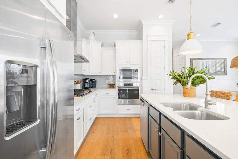 Enjoy cooking with family in the gourmet kitchen!