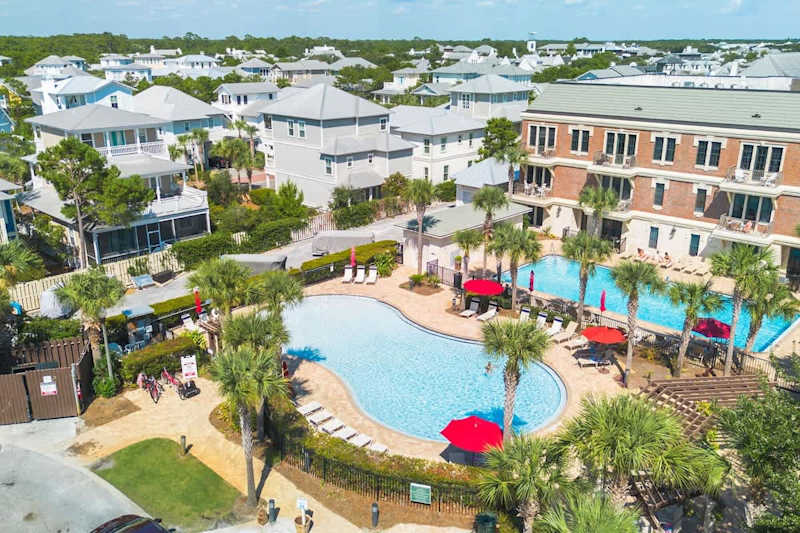 Large zero-entry pool available year-round and heated during cooler months! Whirlpool available.
