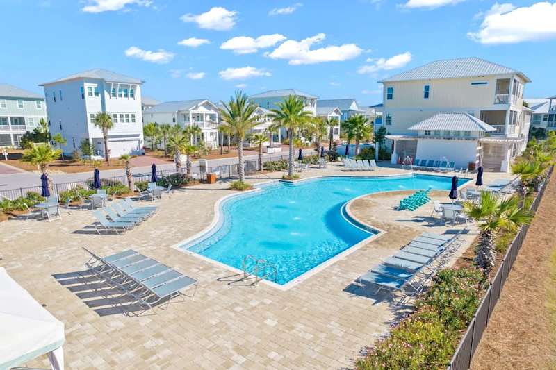 Prominence South pool.