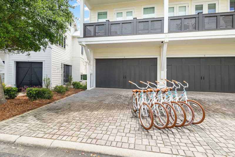Home features 6 adult bikes to enjoy during your stay.