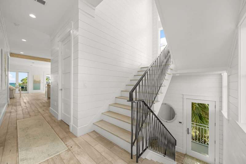Stairwell access to 3rd floor.