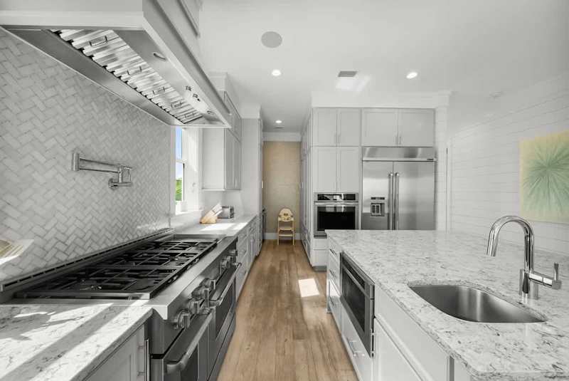 Fully equipped gourmet kitchen.