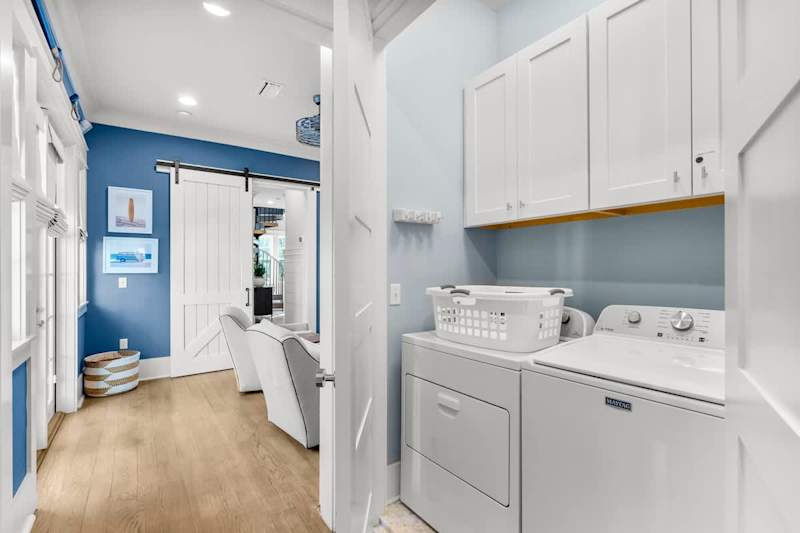 Second floor washer and dryer.