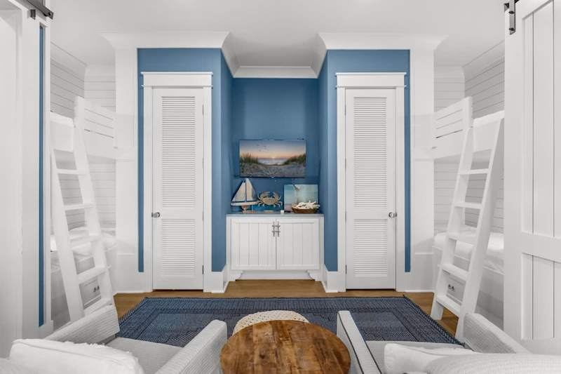 Second floor bunk room, perfect for the kids.