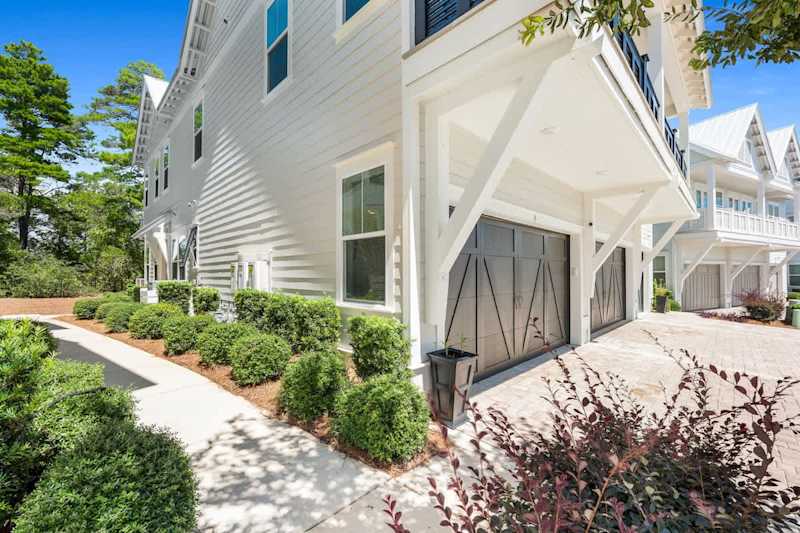 Sidewalk to enter the home.