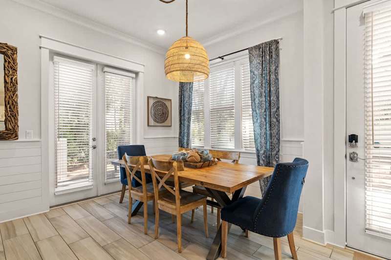 Dining seating for 6.