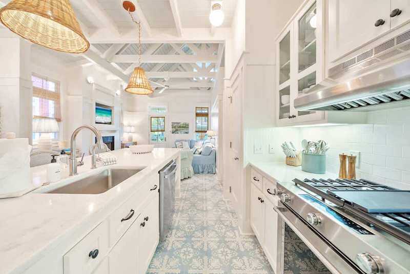 Fully stocked kitchen. Perfect for preparing family meals!