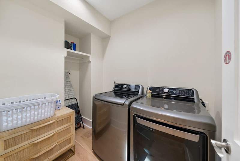 Second floor washer & dryer.