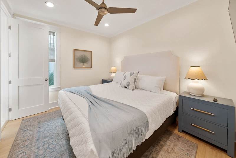 Bedroom #3 features king bed, with ensuite & smart tv.