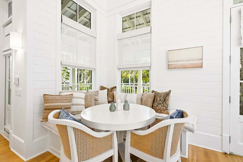 Dining seating for 4.