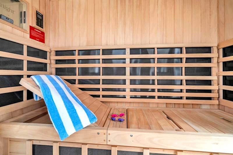 Infrared sauna with red light therapy tower and bluetooth speakers!