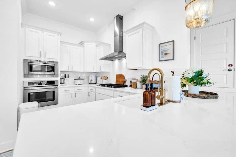 Fully equipped gourmet kitchen.