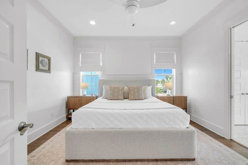 Bedroom #2 Features Second Floor King Ensuite + smart tv