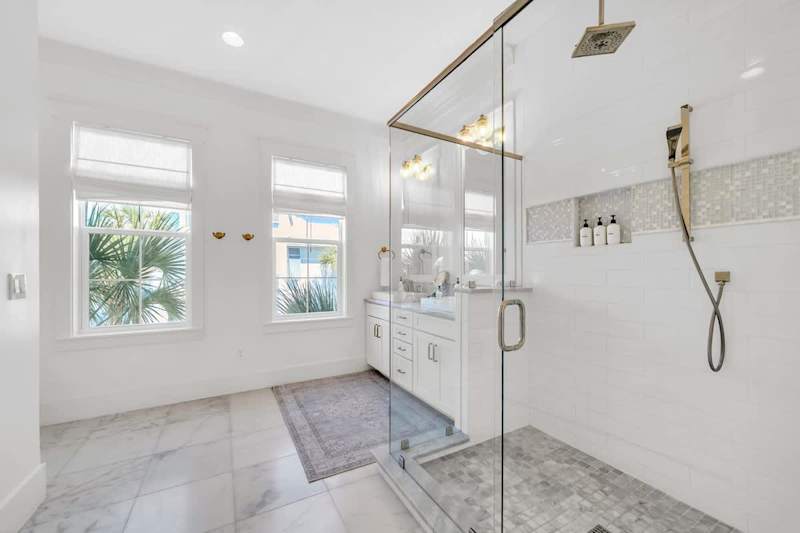 Ensuite Features Walk-In Shower