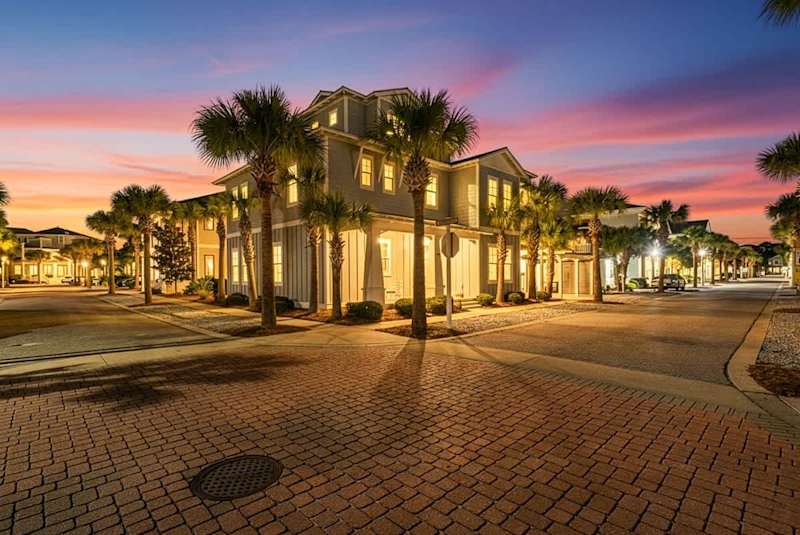 Pleasantly 30a