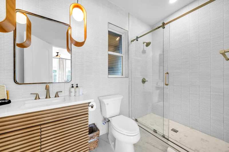 Ensuite features a large walk-in closet.