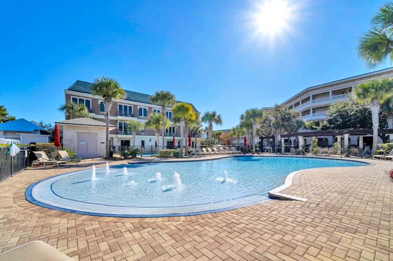 Large zero-entry pool available year-round and heated during cooler months! Whirlpool available.