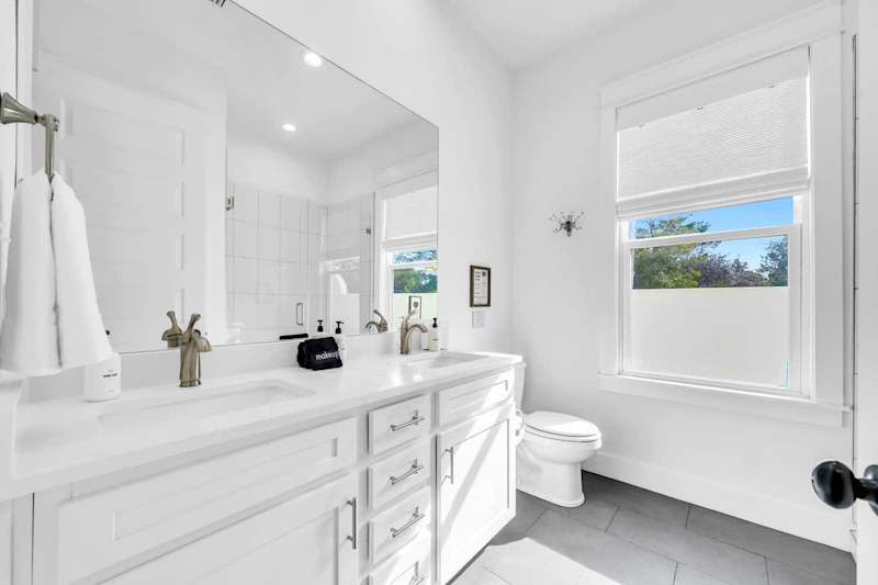 Ensuite bathroom with walk-in shower