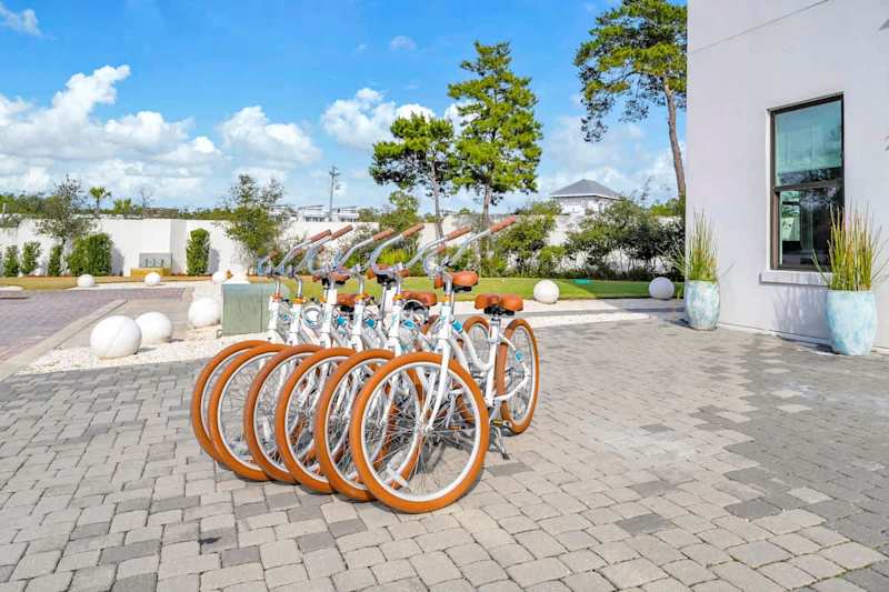 6 adult bikes included in your stay!