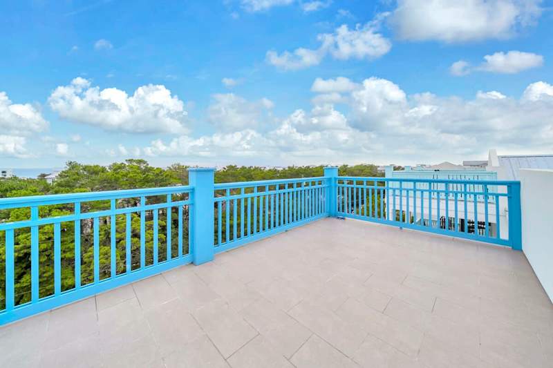 Breathtaking Gulf views from the fourth-floor observation deck!