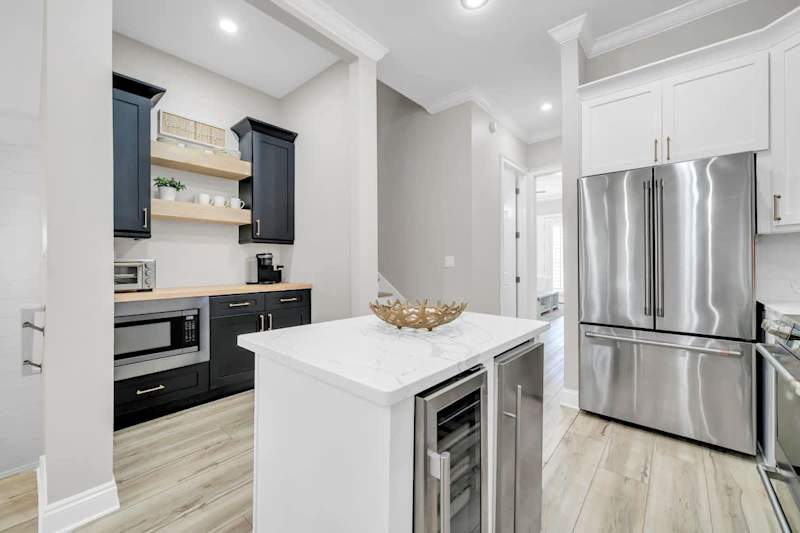 Fully equipped kitchen with all your cooking essentials!
