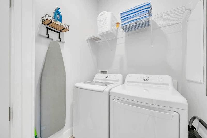 In-unit washer & dryer.