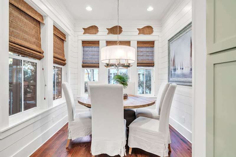 Dining seating for 6