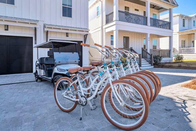 Complimentary 6 seater golf cart and 6 adult bikes included in your stay