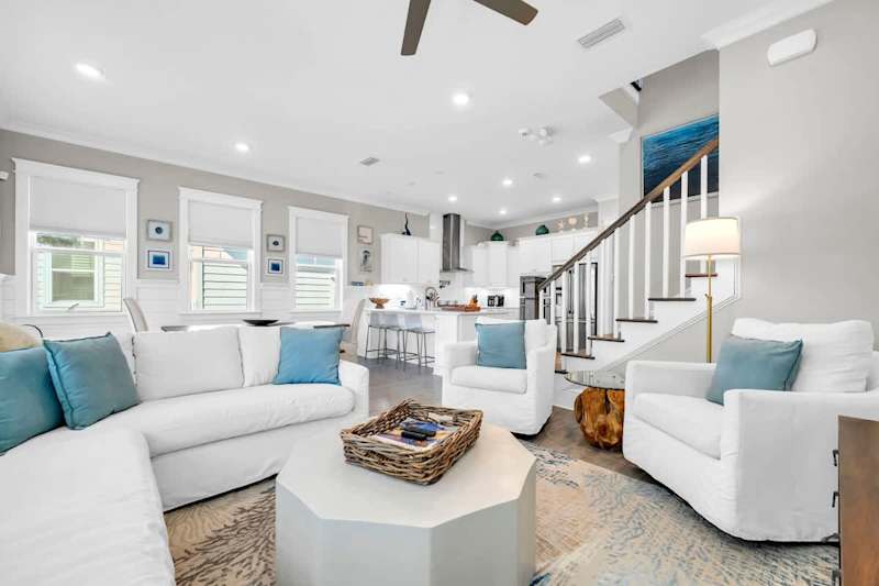 Open space living and dining