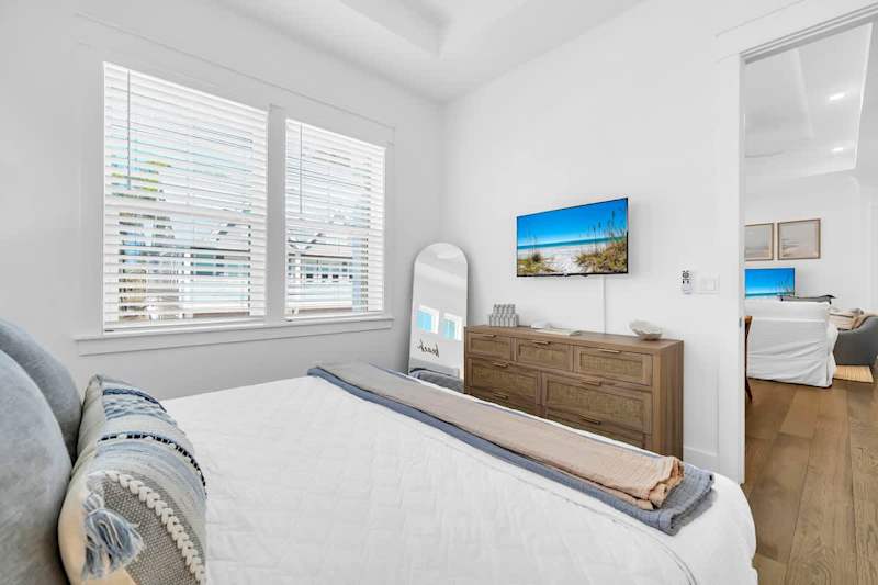 Primary bedroom features and ensuite, smart tv & large walk-in shower