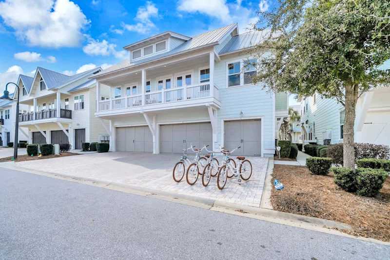 4 bicycles included complimentary to enjoy scenic 30a!