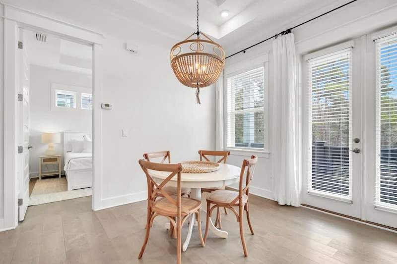 Dining seating for 4.