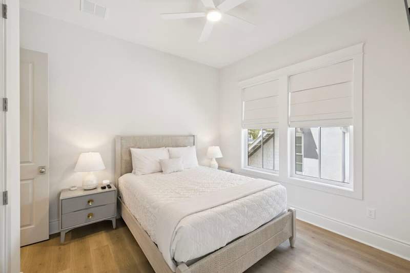 Bedroom #3: Queen + smart tv