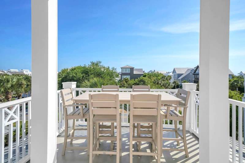 Enjoy 30a sunsets from the rooftop deck!