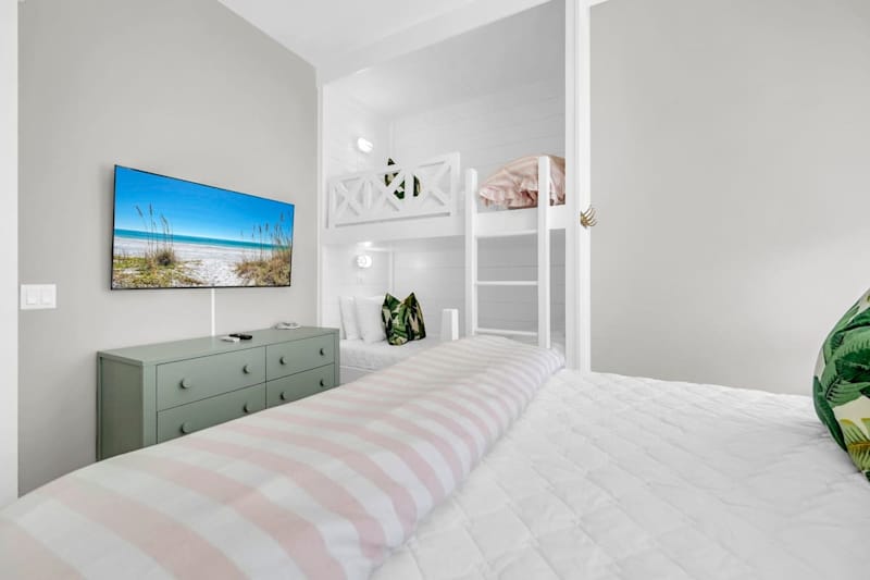 The Bunk Room Features a Smart Tv