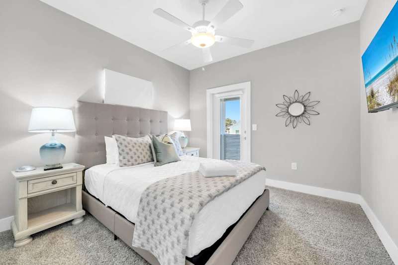 Bedroom #4: Queen with Smart tv and access to balcony