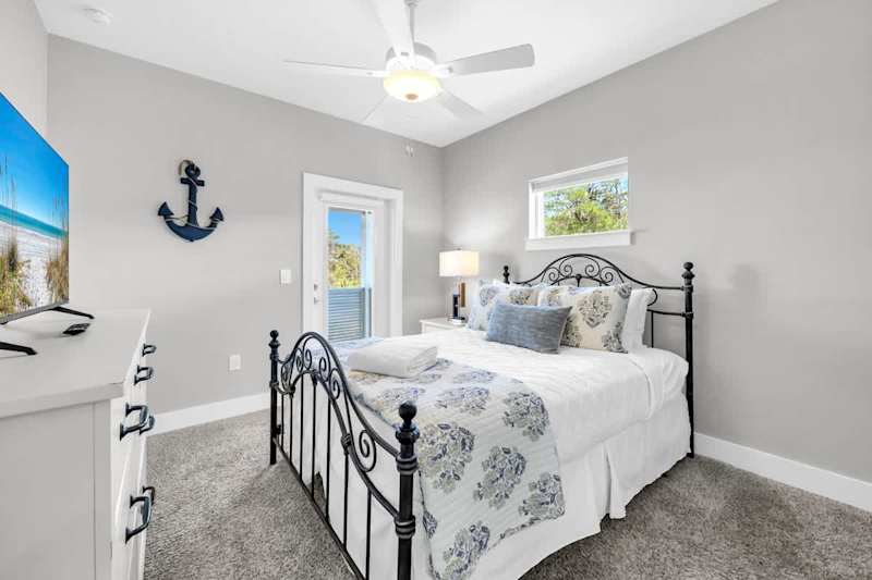 Bedroom #3: Queen with Smart tv and access to balcony