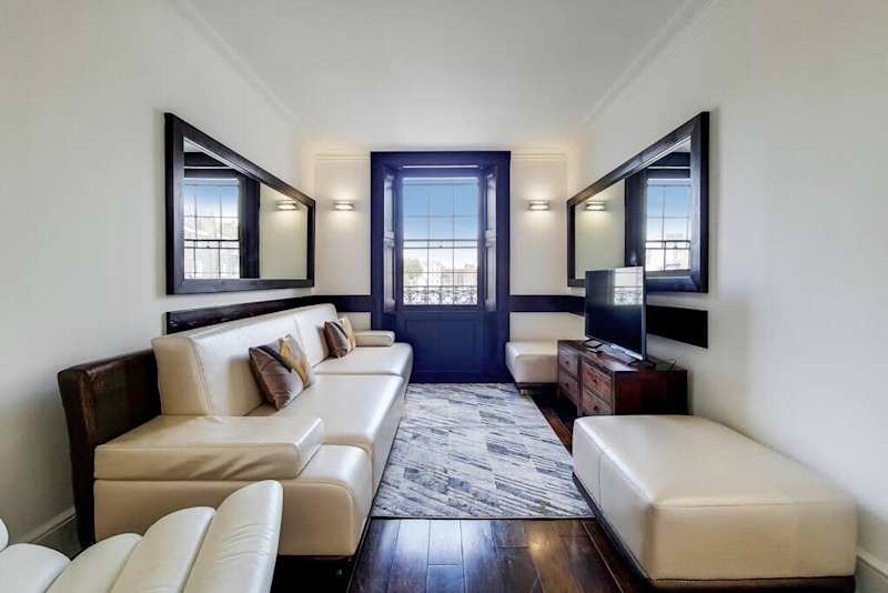 Bright Belgravia Apartment with Panoramic Views