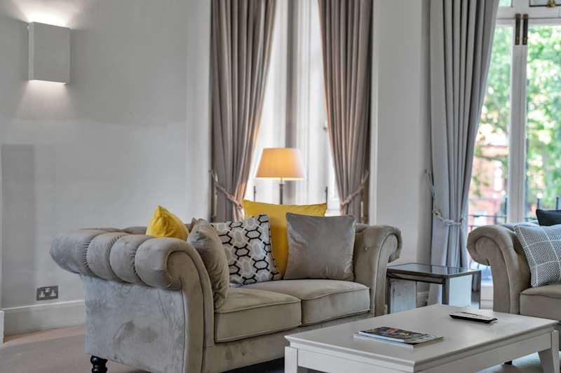 Cosy One Bedroom Behind Harrods