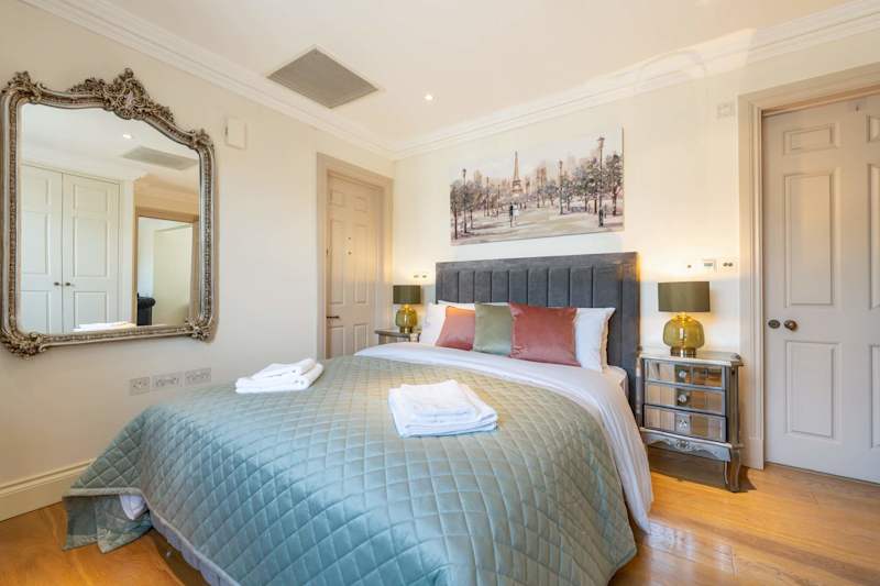 Luxury Mayfair Apartment Near Hyde Park