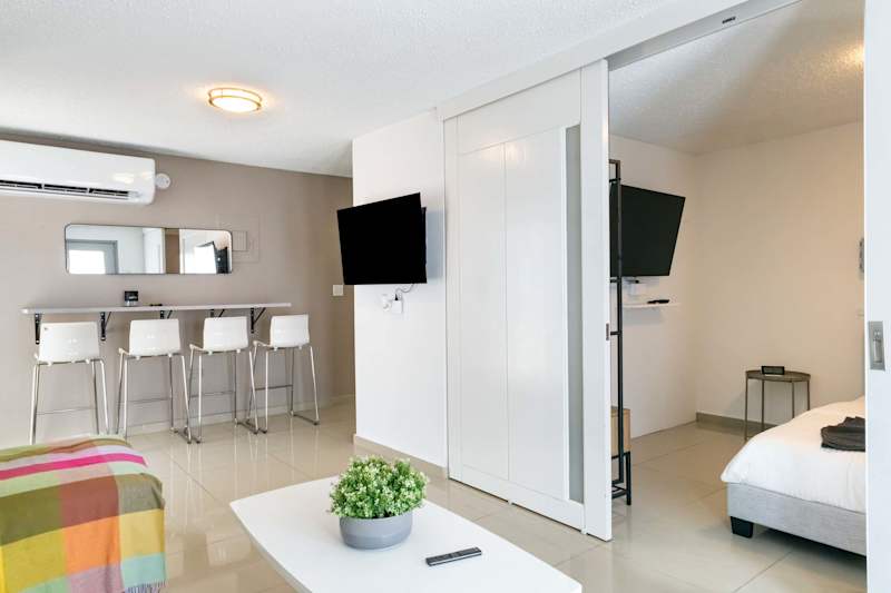AQUA Ville Moderna 1 · Spacious 4BR with King Beds · foto 8
