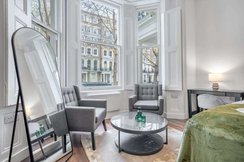 Deluxe Ground Floor Studio in Knightsbridge