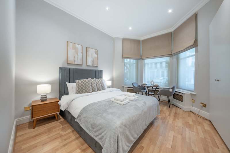 Cosy & Bright Studio in Knightsbridge main view