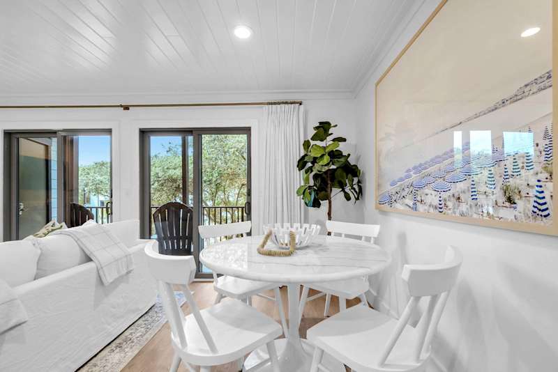 Dining seating for four